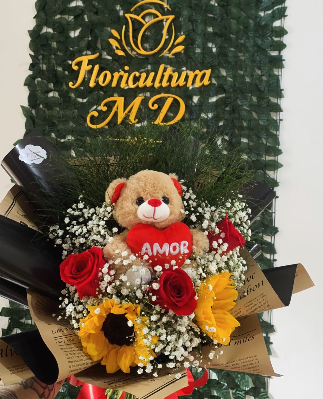 Buquê com urso de pelúcia — Floricultura MD